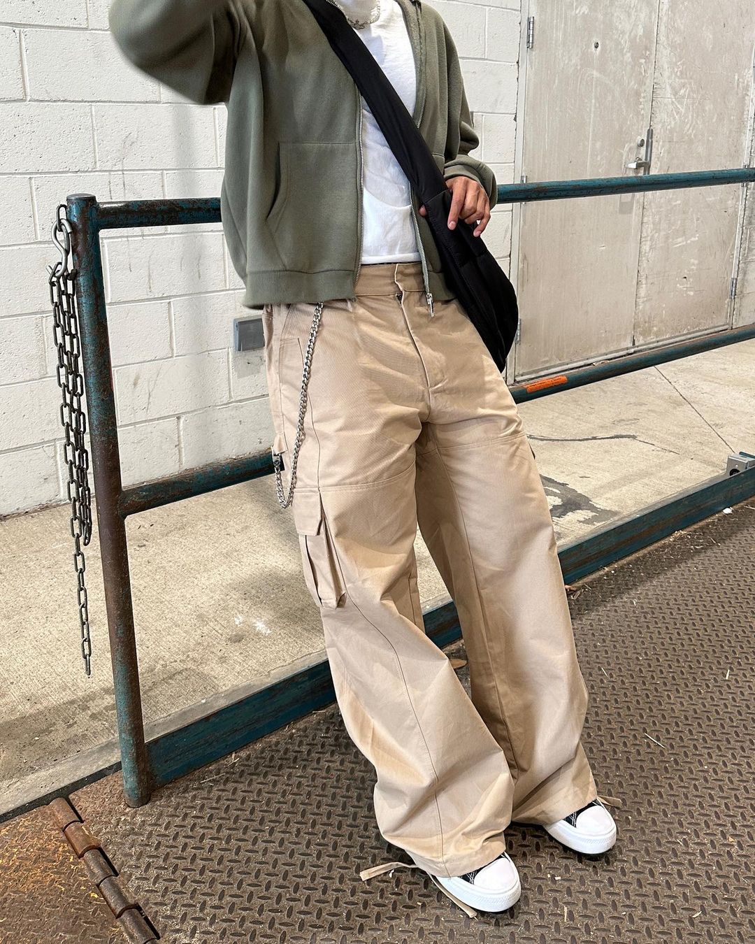 White Cargo Pants with White and Purple Pants Relaxed Outfits (4 ideas &  outfits)